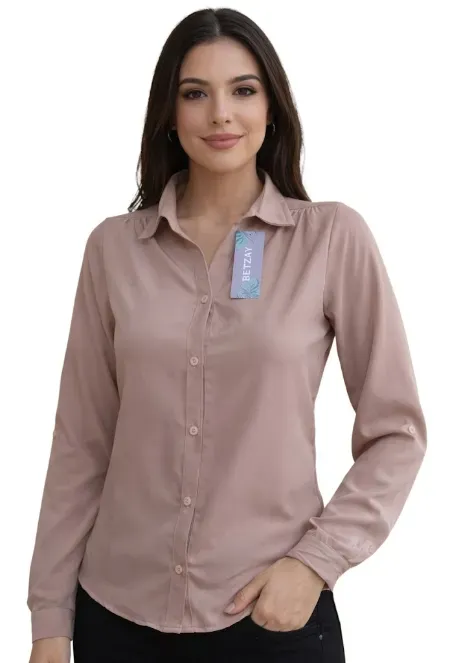 Blusa de vestir color palo de rosa con cuello camisero, manga larga y botones frontales en tela ligera y fluida.